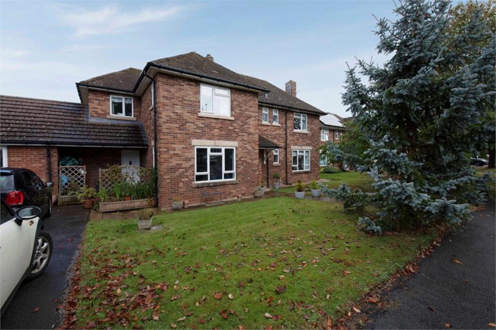 Near Chester, Hawarden Exterior foto